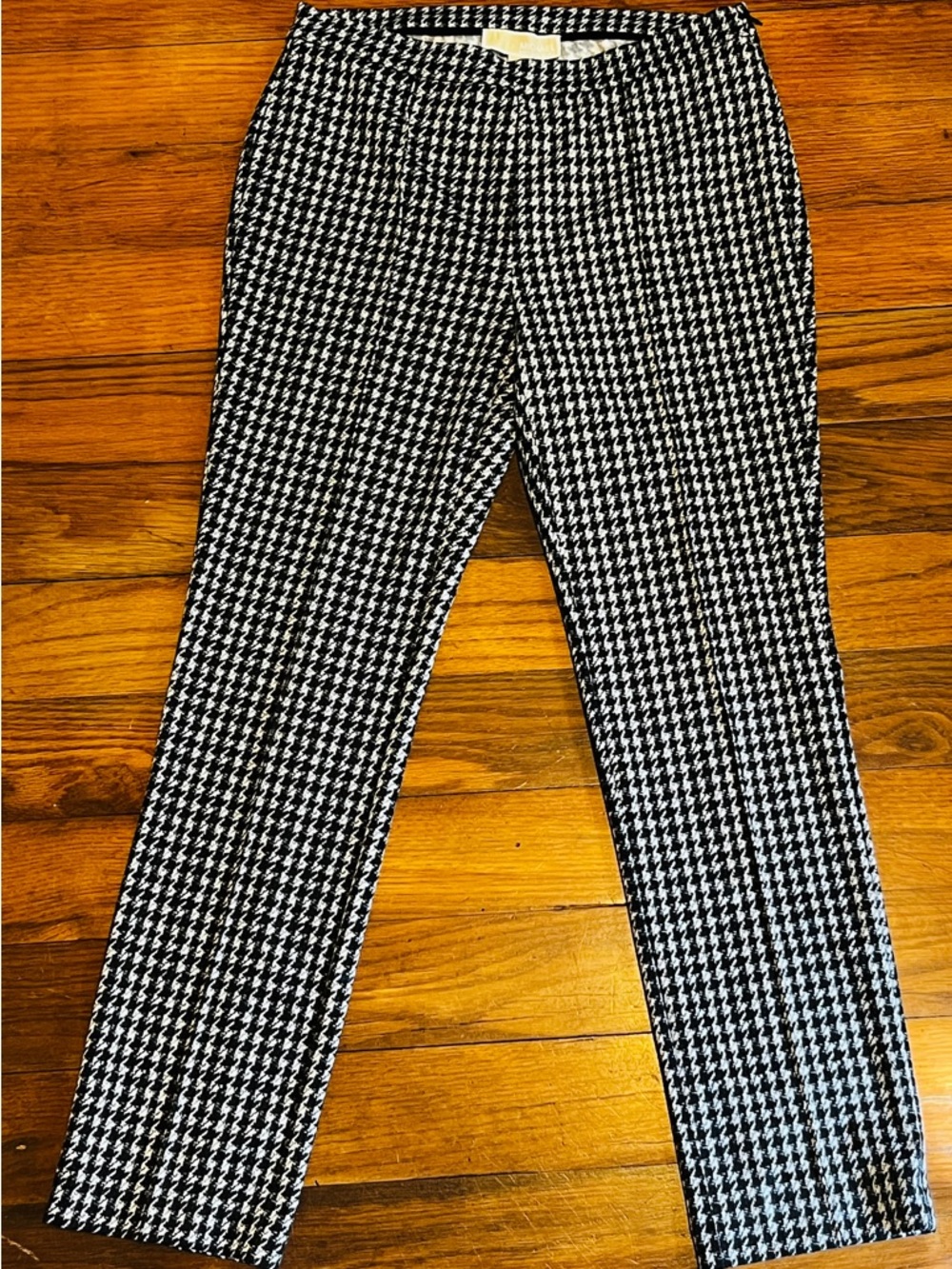 Michael Kors Black and White Houndstooth Pants - Picture 4 of 9